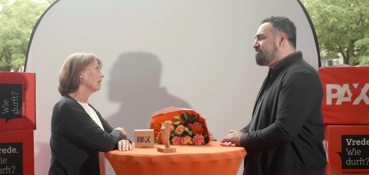 PAX Duif voor Minka Nijhuis