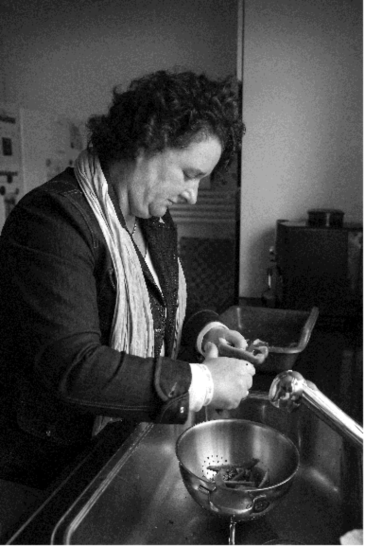 ‘Cameramensen zoeken altijd  naar mannen in donkere pakken’