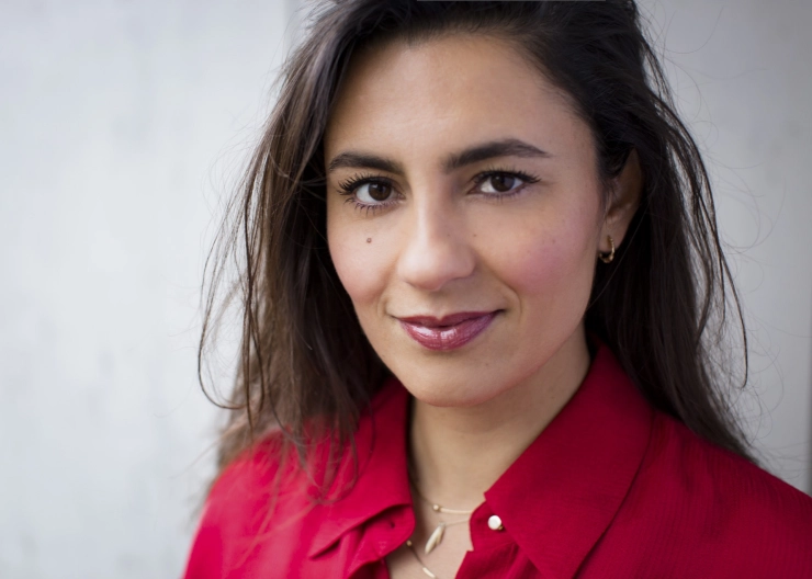 Nadia Moussaid vervangt Eva Jinek tijdens zwangerschapsverlof