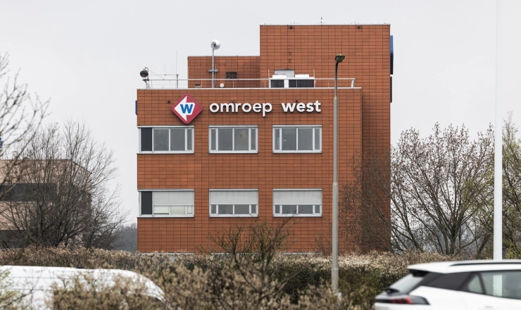 Omroep West kritisch op opnameverbod bij strafzaak rond mishandeling verslaggever Pim Markering