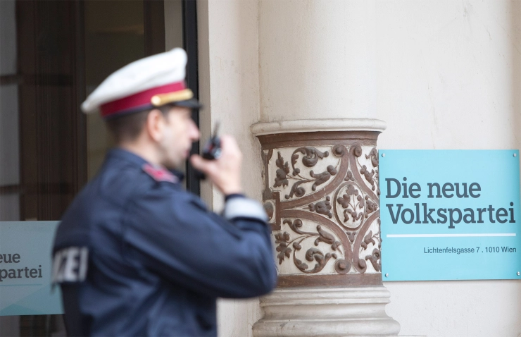 Positie Oostenrijkse kanselier Kurz wankelt na beschuldiging van omkoping media