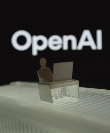 OpenAI ontdekt opnameapparatuur in kantoor, medewerker opgepakt