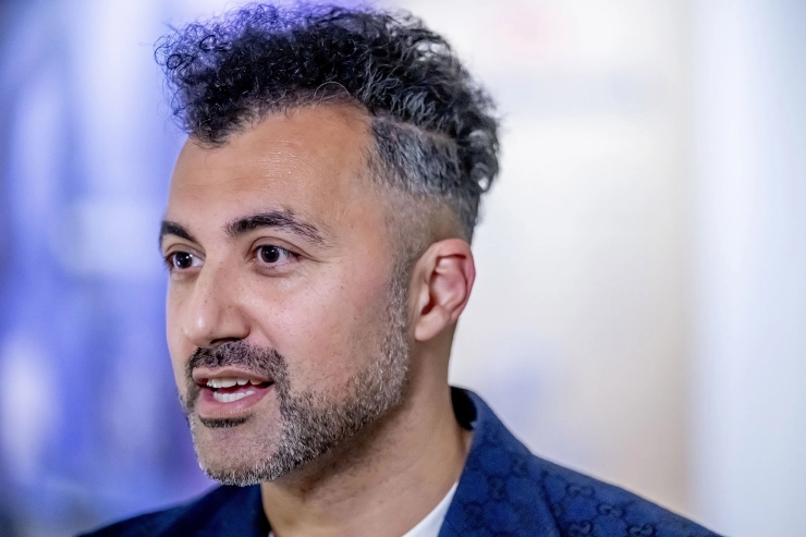 Raad van toezicht Omroep MAX roept Slagter ter verantwoording over Eus