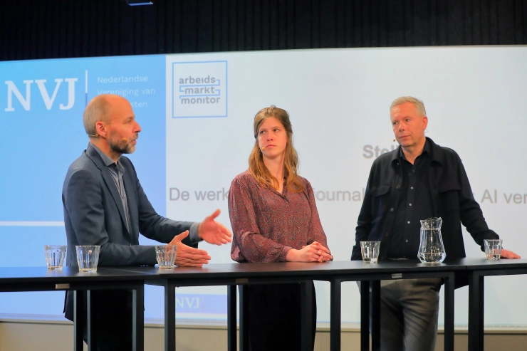 Panelgesprek: Moeten journalisten AI-teksten controleren of zet je in op taken die betekenis geven?