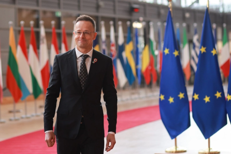 Journalist zou telefoonnummer Hongaarse minister Szijjártó hebben doorgegeven aan Europese veiligheidsdienst, premier wil onderzoek