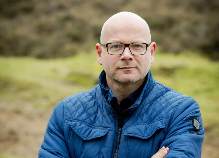 ‘Directeur Lubbers moet vertrekken bij SBS’