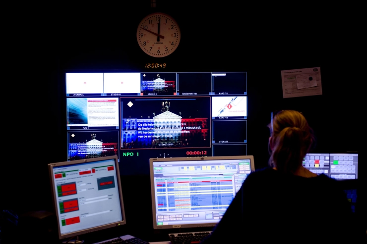 FNV-leden stemmen tegen eindbod cao publieke omroepen, werkgevers verder met NVJ en CNV