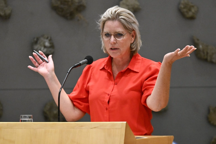 Publieke omroep gaat hervormen: Vier omroephuizen en NOS vormen nieuw bestel