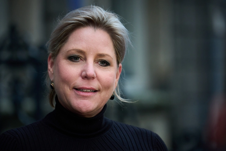 Advies over aanpak Woo: meer transparantie, meer actieve openbaarmaking en verstevig de positie ambtenaren die verzoeken afhandelen