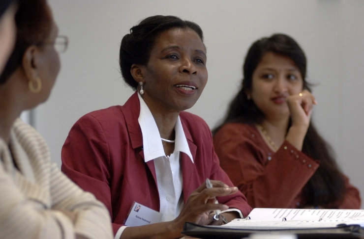 Prijs voor beste journalistieke boek naar cultureel antropoloog Roline Redmond
