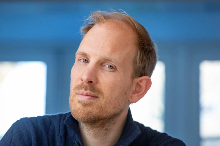 BBC grijpt in bij Reith Lecture historicus Rutger Bregman en wist zin over Trump
