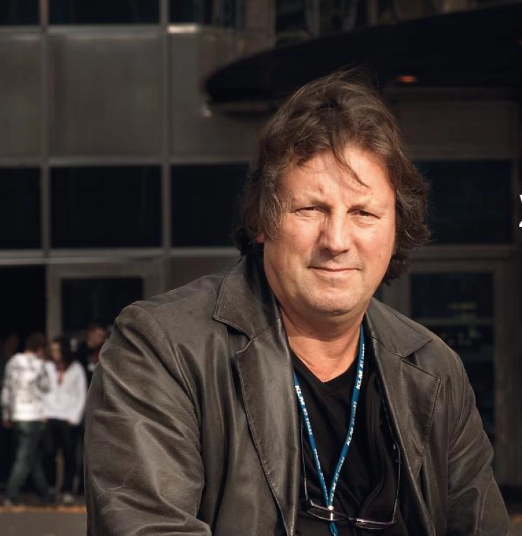 ‘Ik werd betááld om mijn mening te geven’