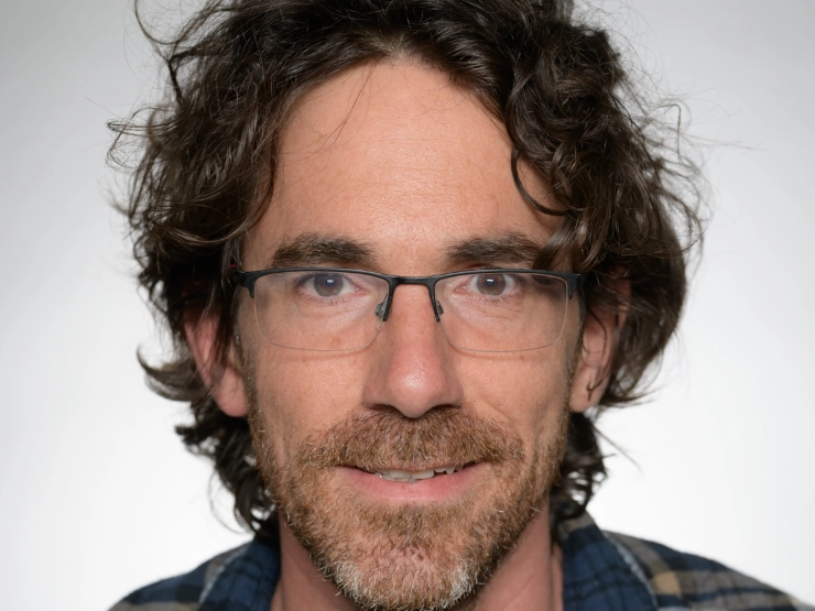 Parlementariër Pepijn van Houwelingen noemt Pointer-reporter ‘hoernalist’ op Twitter. NVJ: ‘Dit gaat te ver’