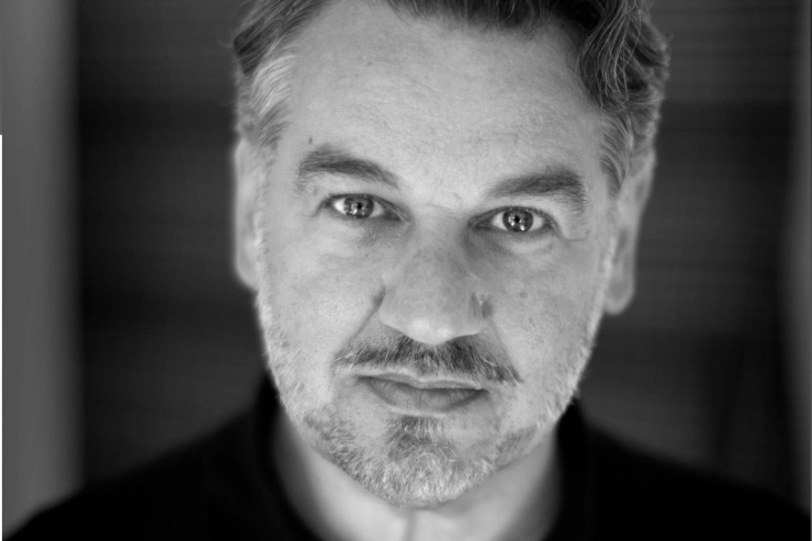 Componist Stephen Emmer aan de slag bij audiostartup XS2RADIO