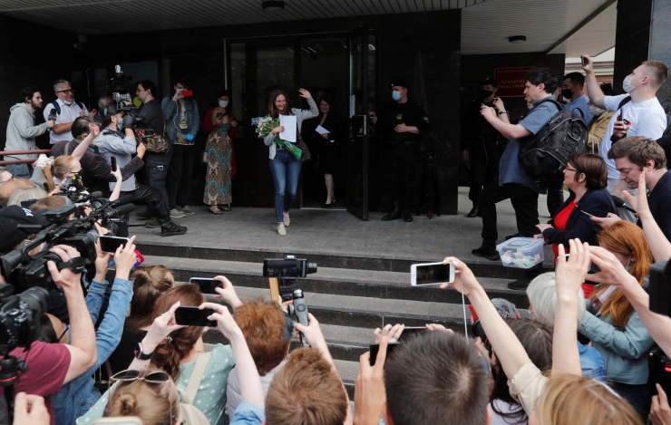 Russische journalist krijgt boete in plaats van celstraf in terreurproces