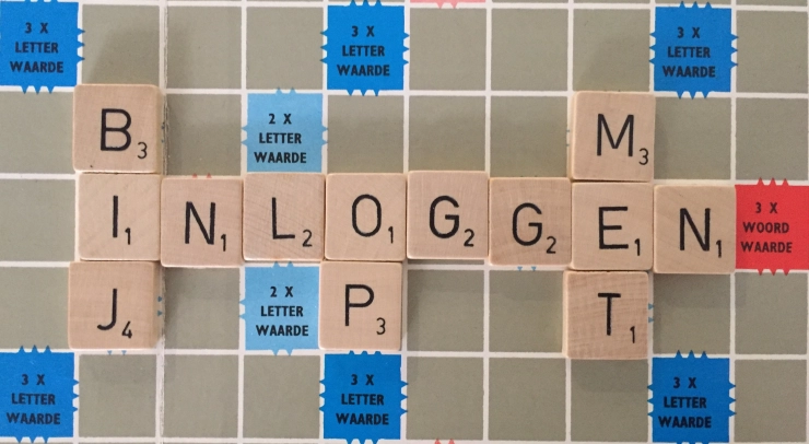 Taaltip: inloggen op / bij / met