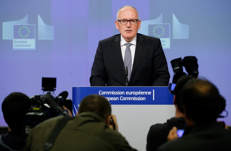 Europese Commissie zet zwaarste geschut in tegen Poolse mediawet