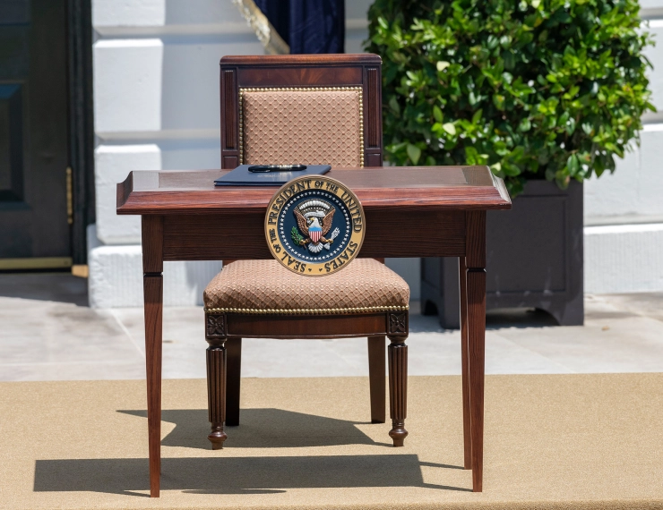 Trump trekt stekker uit eigen weblog ‘From the Desk of…’