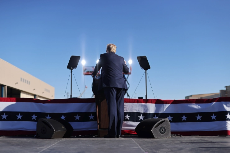 ‘Verzetsambtenaar’ binnen Trump-regering onthult identiteit