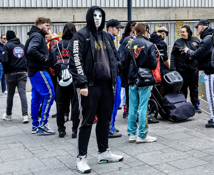 Left Laser-cameraman aangevallen tijdens anti-azc-protest in Utrecht