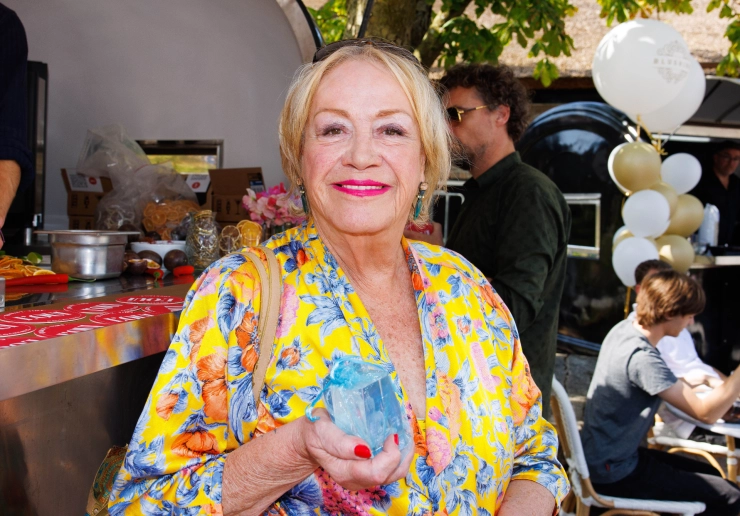 Oud-presentator Viola Holt (76) overleden