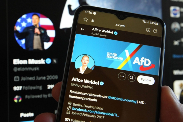 Onderzoek: Duitse zwevende kiezer krijgt vaker AfD-content te zien op X en TikTok