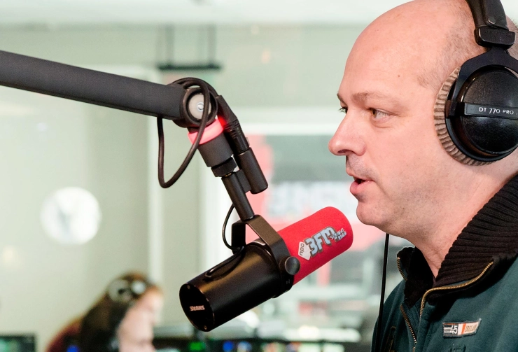 NPO-zendermanager Mutsaers vertrekt