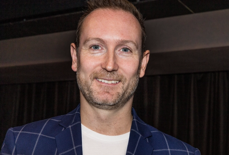 Transfer Thursday: Wouter Zwart naar het Jeugdjournaal, stoelendansje bij NRC en RTL hengelt NPO’ers binnen